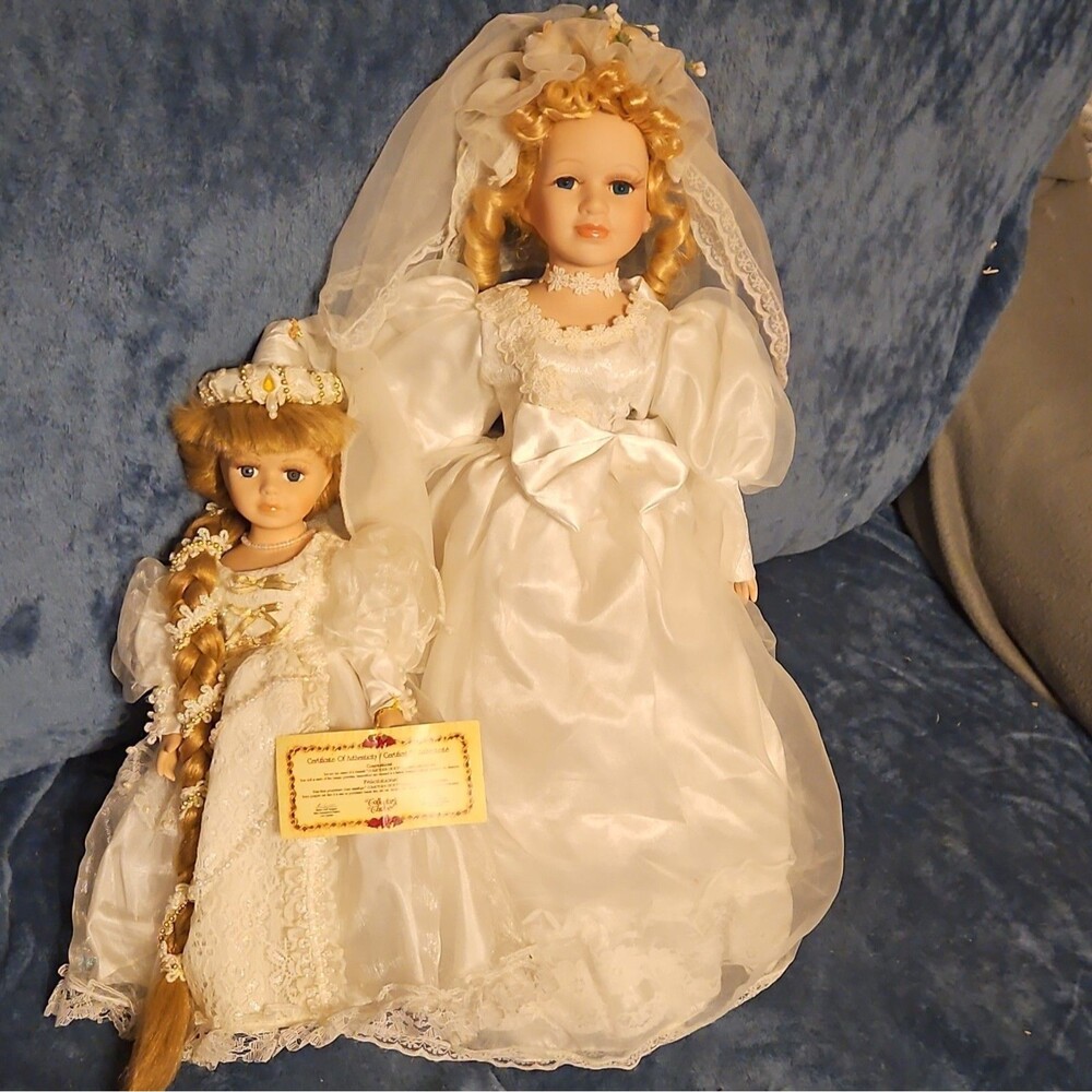 Collector's Choice Porcelain Dolls Blonde Hair Wedding Set of 2 Certificate